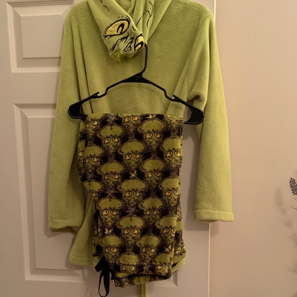 Dr. Seuss Grinch Green Fleece Robe & PJ Bottoms